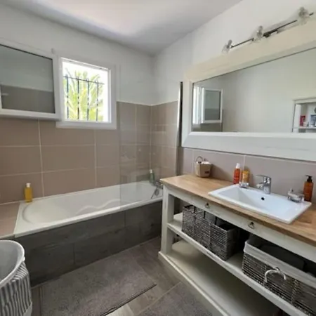 Maison Moderne Avec Piscine ヴィラ