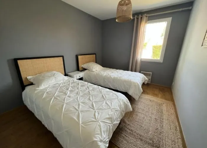 Maison Moderne Avec Piscine *